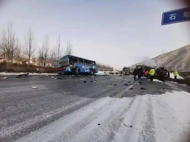 突发:会宁发生一起严重车祸!