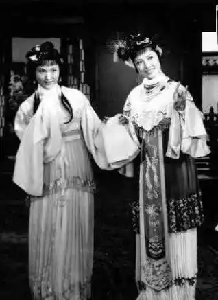 逝者|她在越剧《红楼梦》里,演活了银幕第一个王熙凤_金派_樊婷婷