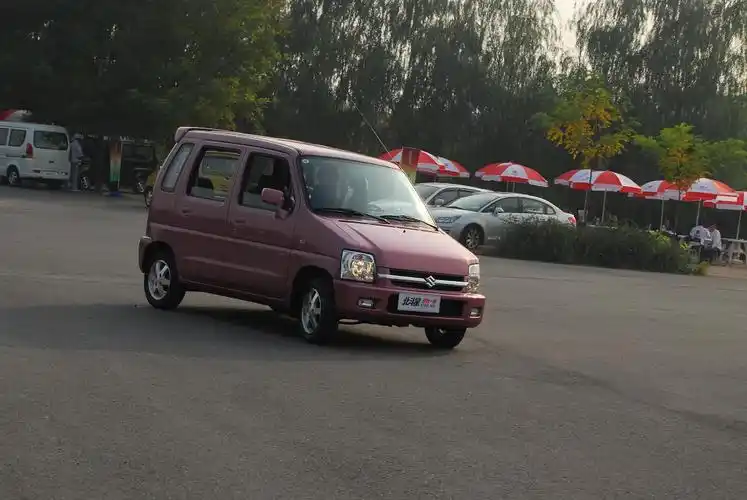 昌河铃木手自一体版北斗星外观