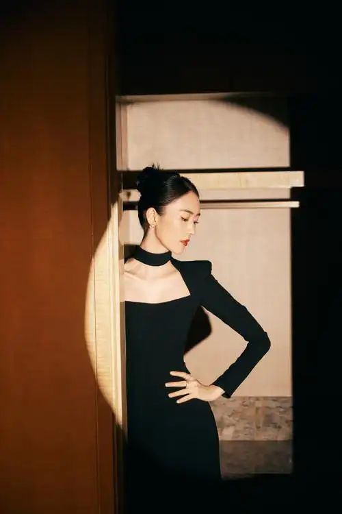 1212童瑶今晚童瑶超话黑色西装造型优雅亮相2020国剧盛典星河云梦电视