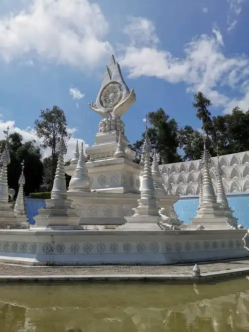 芒市勐焕大金塔大银塔m3819