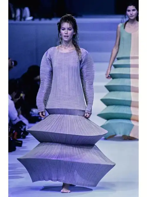 审美积累永远的解构大师三宅一生