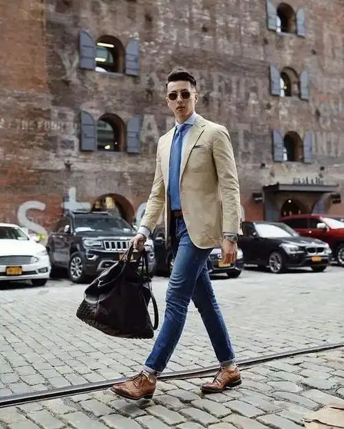 你的皮鞋只搭配西裤搭配牛仔裤换种风格