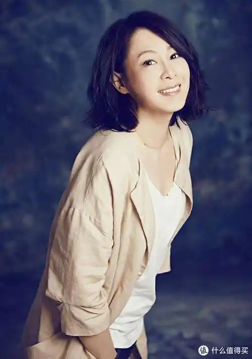 在柒君敲下刘若英这三个字的时候,第一个闪现在脑海里的词竟然是"初听