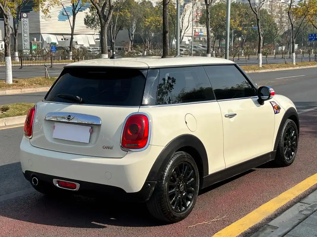 宝马mini 宝马mini one 16款先锋派 1.