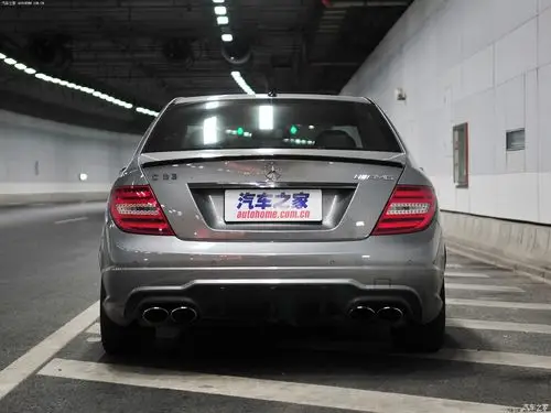 汽车之家>汽车图片>奔驰>奔驰c级amg>2012款amgc63高性能版>查看高清