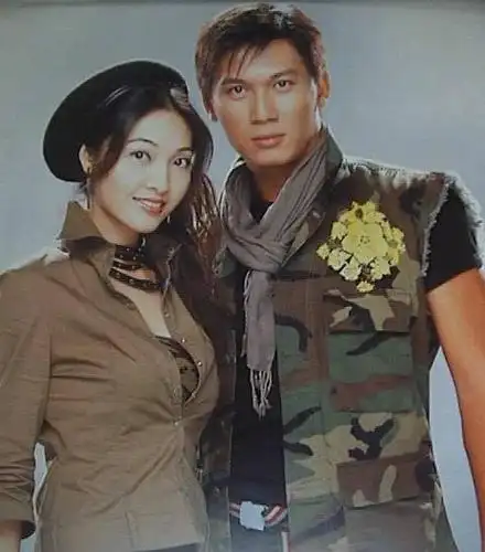 甄志强,绰号"小强",模特身高的甄志强,加入娱乐圈前曾习跆拳道,并达至