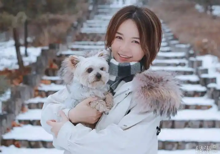 原创美女歌手程响出生于安徽淮南气质清新不失甜美着实令人心动