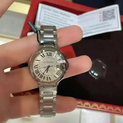 卡地亚蓝气球太火了这几年也是价格在蹭蹭涨机械款 推荐 33表盘对于