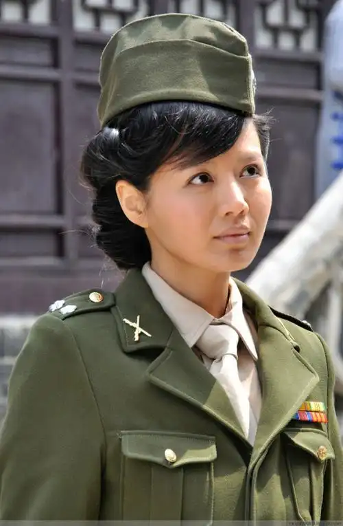 这样一来,喜欢程愫的人也不少,追求者不会少,不过傅程鹏可不会因此