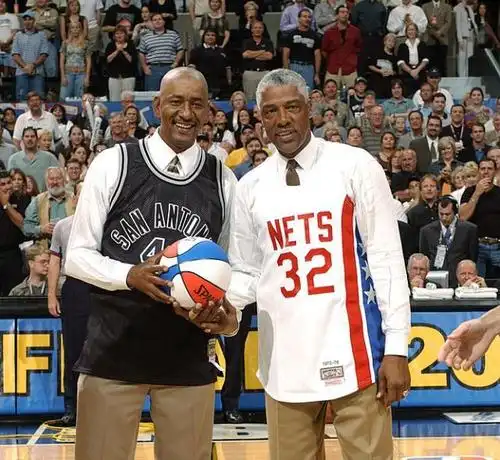 【篮球冷知识】曾和乔丹j博士搭档 冰人的传奇生涯