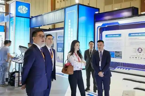 公主们留学回国后有人想成网红有人当起继承者