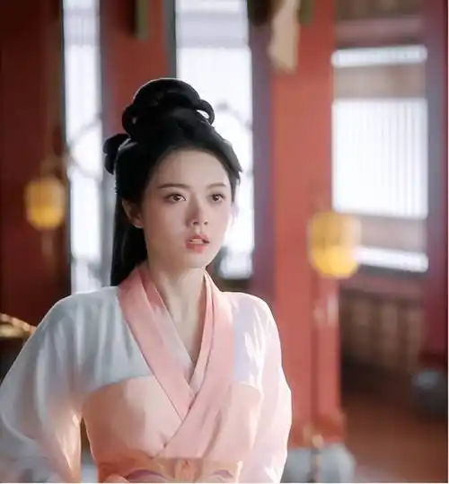 赵今麦古装造型好惊艳!卸下大浓妆,这才是她的舒适区