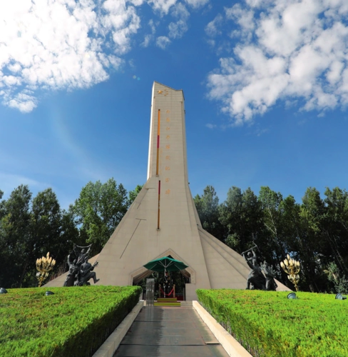 西藏和平解放纪念碑(2019年 月  日摄) 杨乐摄 / 本刊