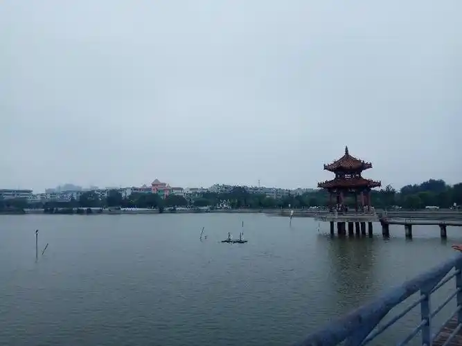 青年湖 文:冰阳 最后一次去菏泽市青年湖