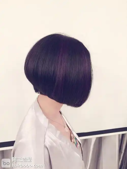 2015 年流行发型短卷发|女生沙宣短发发型图片|女士短发烫发发型设计