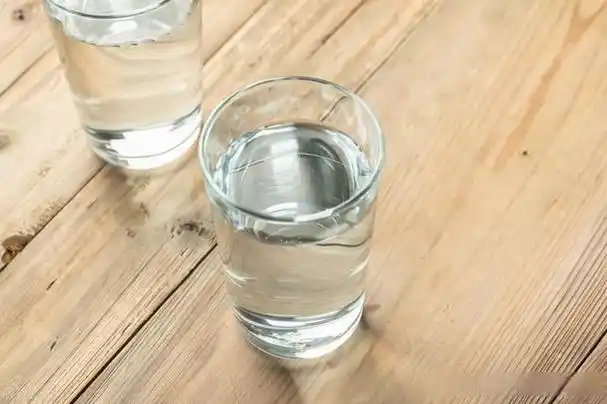 chatgpt:白开水是我们日常生活中最为基础的饮用水之一,跟我们的健康