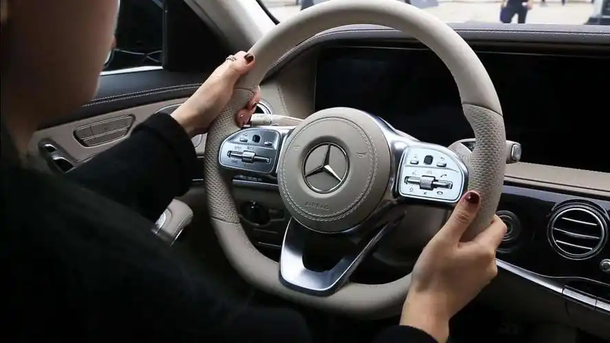 s级的方向盘,在看过奔驰s450后,你会爱上它的
