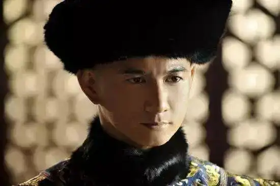 从最早期的《梁祝》,到《侠女闯天关》的水若寒,再到大红大紫的《步步