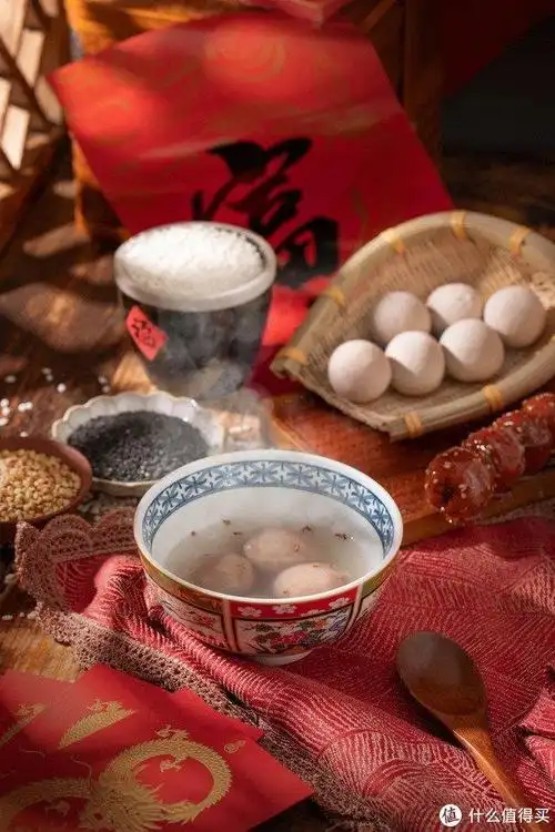 元宵节是中国传统的重要节日之一,通常在农历正月十五这一天庆祝.