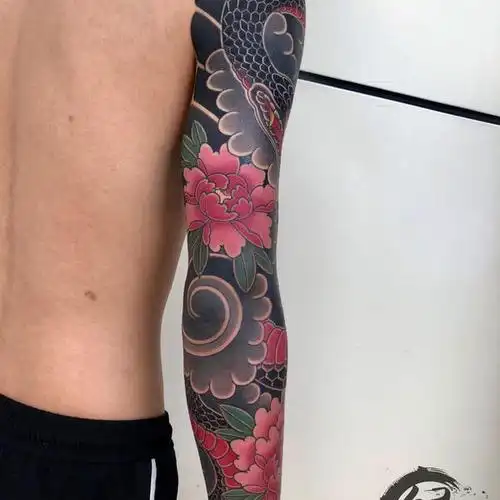 老传统蛇戏牡丹