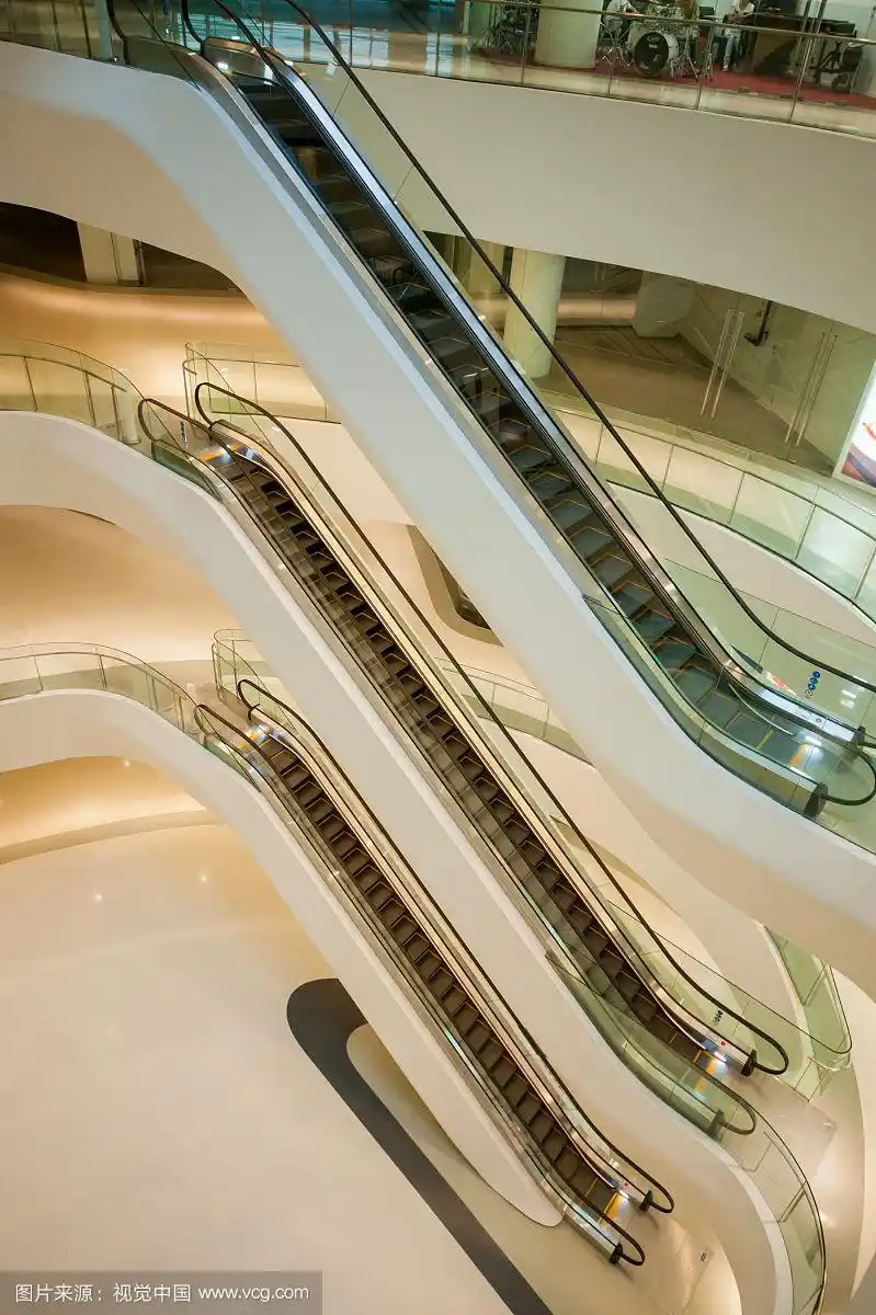 北京银河soho商场扶梯