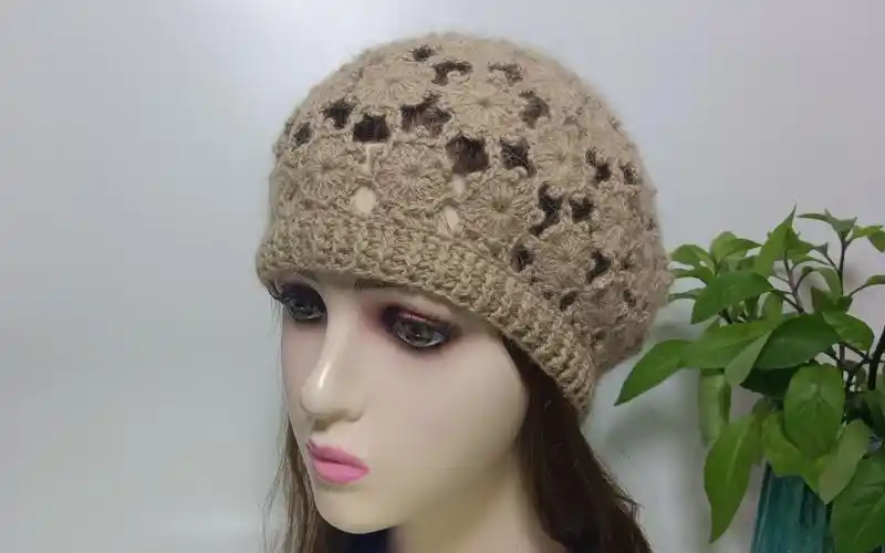 美观文艺的小梅花镂空帽,第三四圈的钩法详解,遮白发适合春夏戴