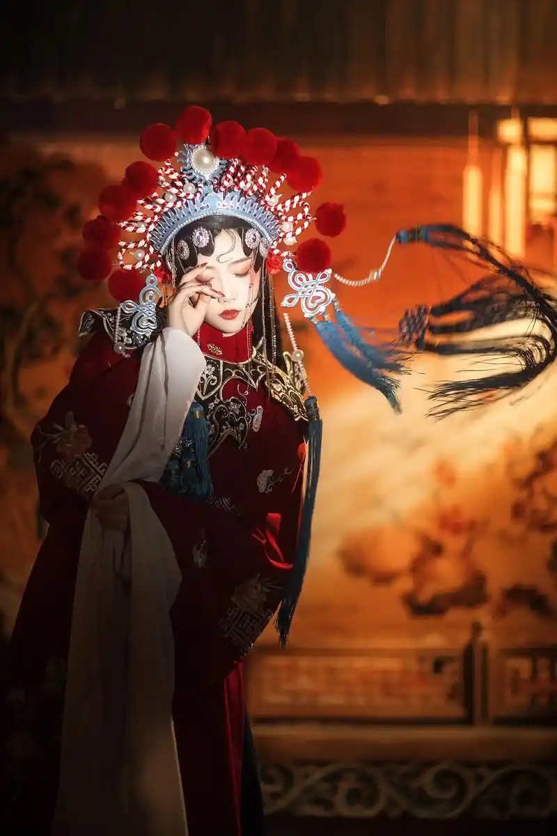 赐我.#东方美学 #图文伙伴计划 #戏曲妆 #玲珑阁古风摄影 - 抖音