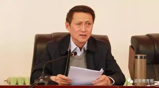 副校长李文军宣读了《延安中学师德师风建设实施方案》.