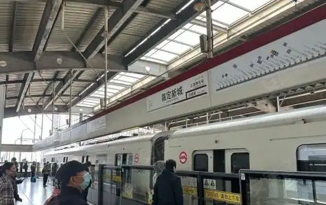 项目西侧两百米处轨道交通地铁11号线嘉定新城站点