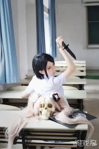 弹丸论破战刃骸cos 来自骸姐的刀锋问候