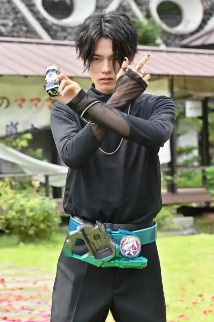 假面骑士revice追加第八话先行图,大二这黑化造型建议多来几集_腾讯