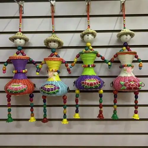 民族特色云南旅游手工艺品东巴风铃挂件 大草帽花瓶稻草人