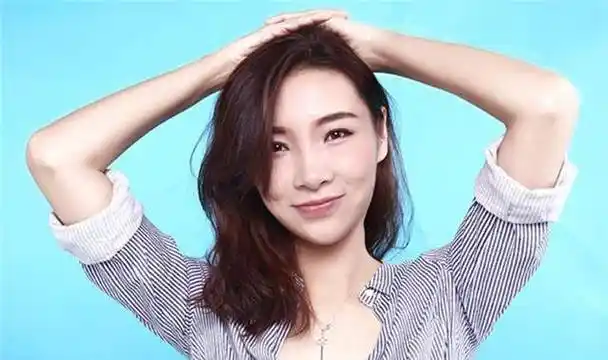 14年前高考702分摘状元考进清华的内蒙古女孩现状如何