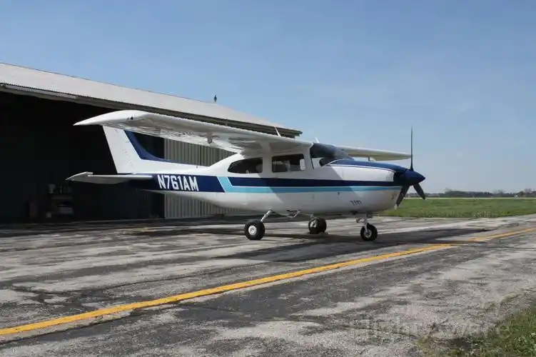 cessna centurion (n761am) - cessna 210m