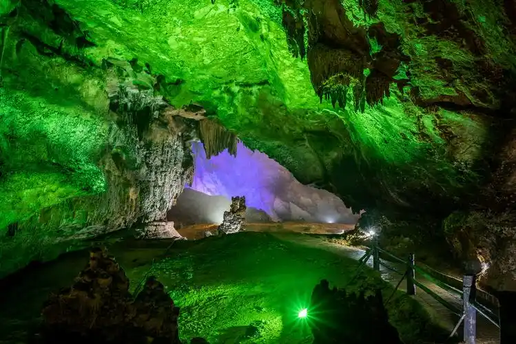 广西南宁金伦洞