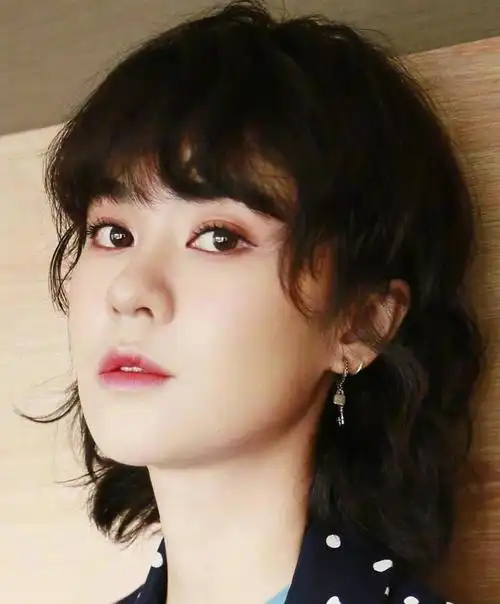 有美人尖适合八字刘海吗