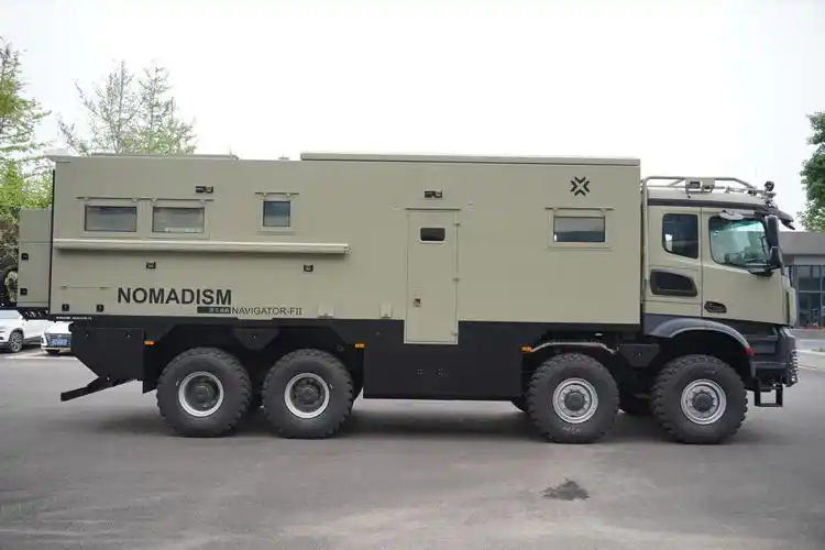 奔驰arocs越野房车(上)__凤凰网