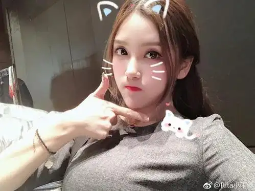 rita自拍令评论区炸了,余霜实名制羡慕,用一个"大"字带起节奏