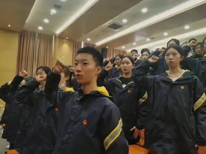 团青元素 | 扬州文化艺术学校团委举行八届二次团员代表大会暨新团员