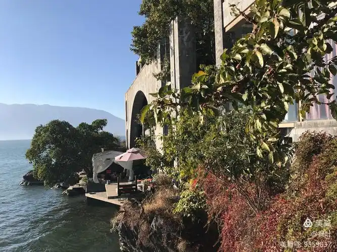 杨丽萍的住宅月亮宫,听说杨丽萍回家从来都是走水路回家.