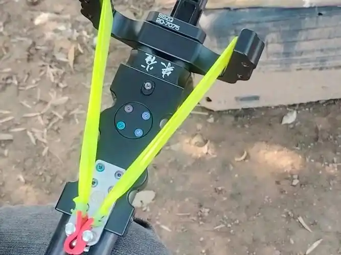 顶级机械弹弓 12毫米钢珠 轻轻松松 125m/s