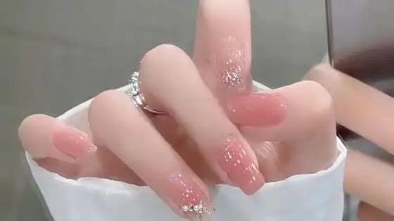 夏日渐变粉色晕染显白美甲