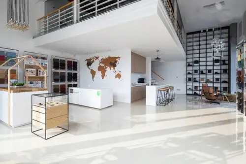 现代简约大气企业室内展厅实景设计图 公司产品展厅背景墙布置效果图