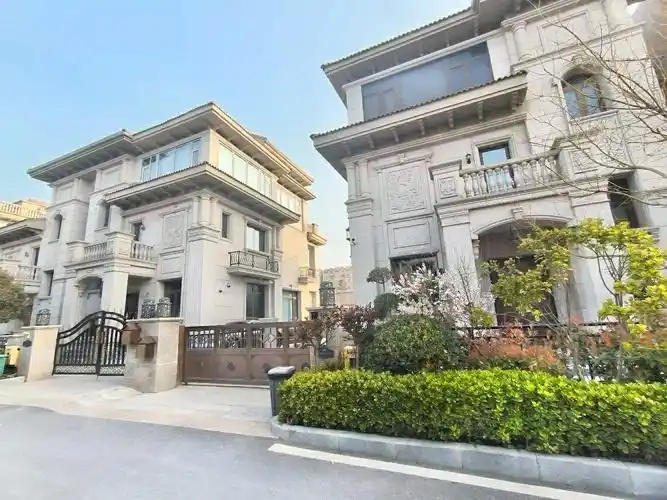 郑州碧桂园别墅区5室2厅4卫235㎡南北445万