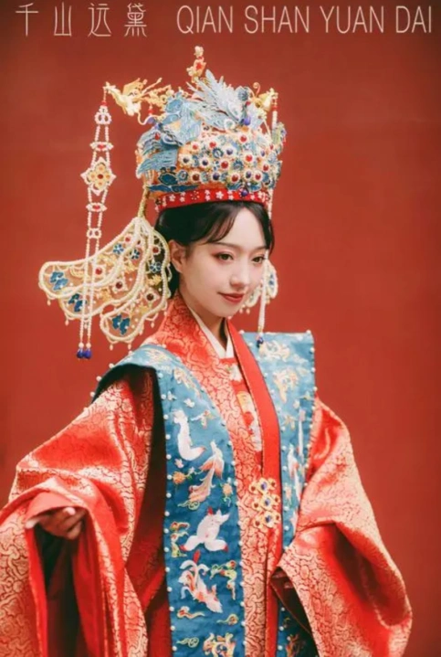 三娘为何对凤冠霞帔有执念凤冠霞帔只结婚的时候才能穿吗