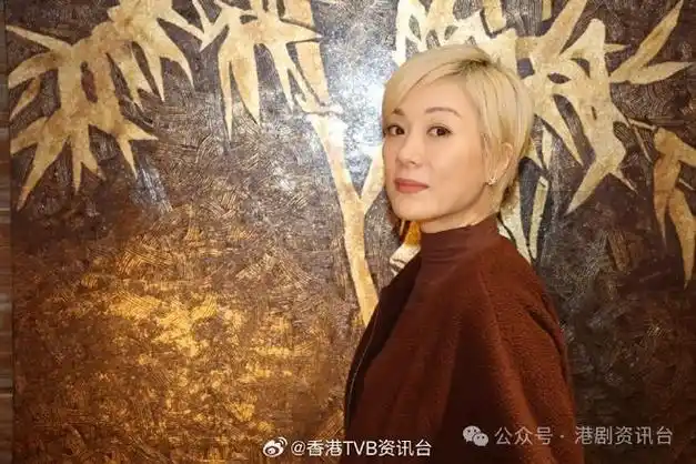 张可颐克服心理障碍演女警难忘庙街丧跑