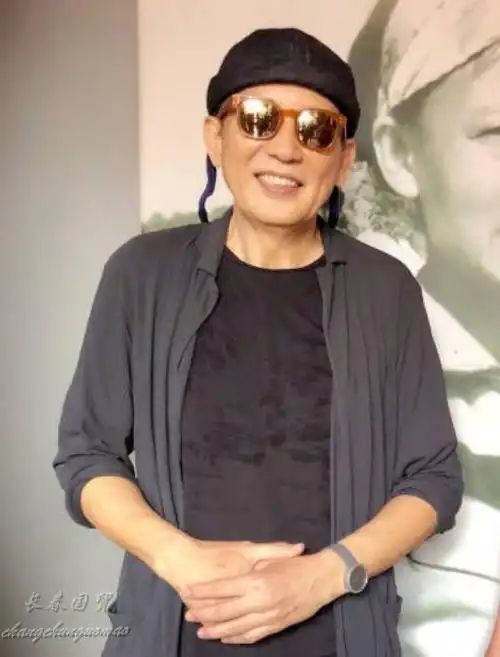 72岁秦汉近照曝光 风度翩翩帅气依旧