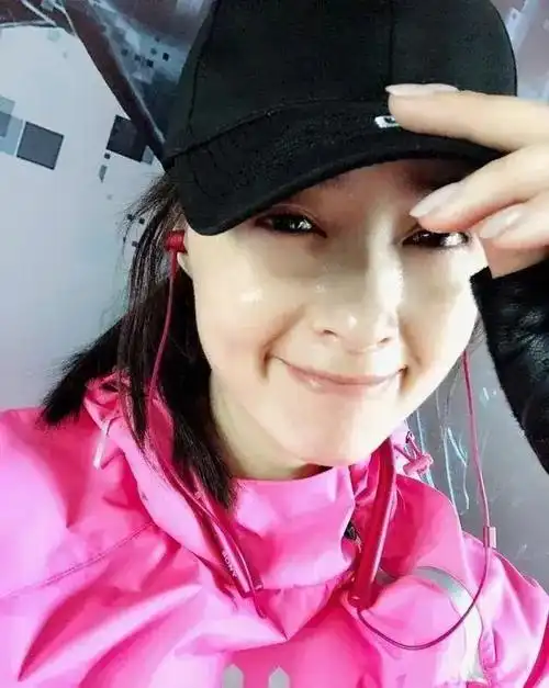 36岁蒋欣暴瘦30斤惊艳众人,独家减肥食谱大公开!