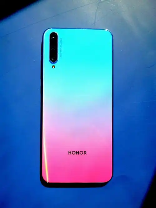 荣耀20青春版--既有实力又养眼 skr